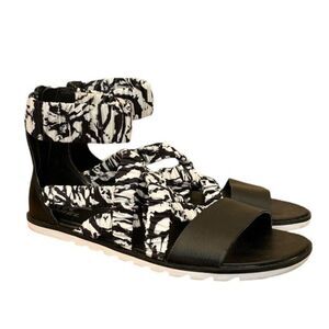 SOREL Ladies Size 9 Ella II Ankle Strap Sandals White Black Zebra Stripe Shoes
